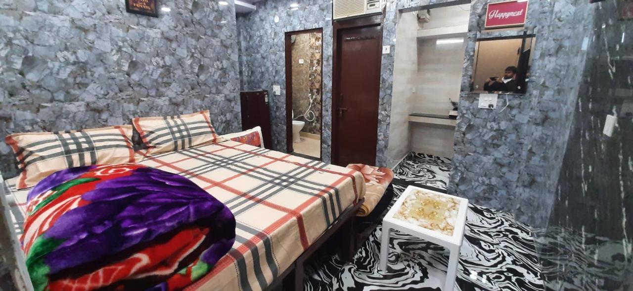 Aggarwal Luxury Room With Private Kitchen Washroom And Balcony Along With Fridge, Ac, Android Tv, Wifi In Main Lajpat Nagar Nowe Delhi Zewnętrze zdjęcie