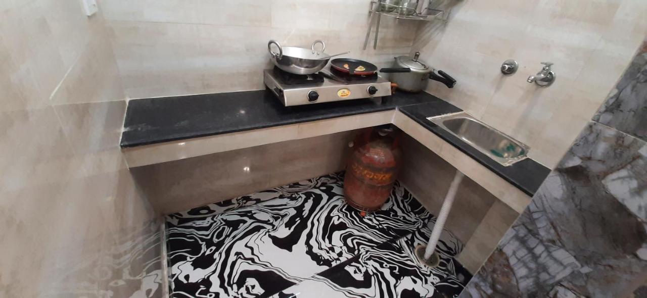 Aggarwal Luxury Room With Private Kitchen Washroom And Balcony Along With Fridge, Ac, Android Tv, Wifi In Main Lajpat Nagar Nowe Delhi Zewnętrze zdjęcie